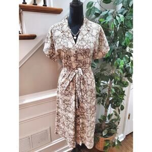 Angle Women's White & Brown Polyester Collared Short Sleeve Knee Length Dress M